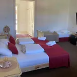 Kira Panzió Alojamento de Acomodação e Pequeno-almoço *