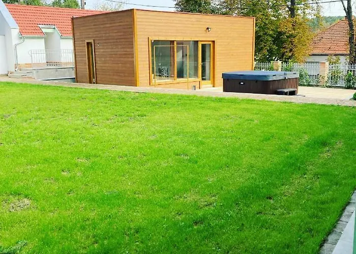 Kira Panzio Bed & Breakfast Lengyeltoti