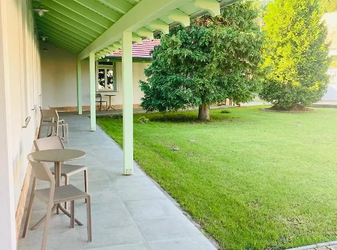 ベッド・アンド・ブレックファスト Kira Panzio Lengyeltoti