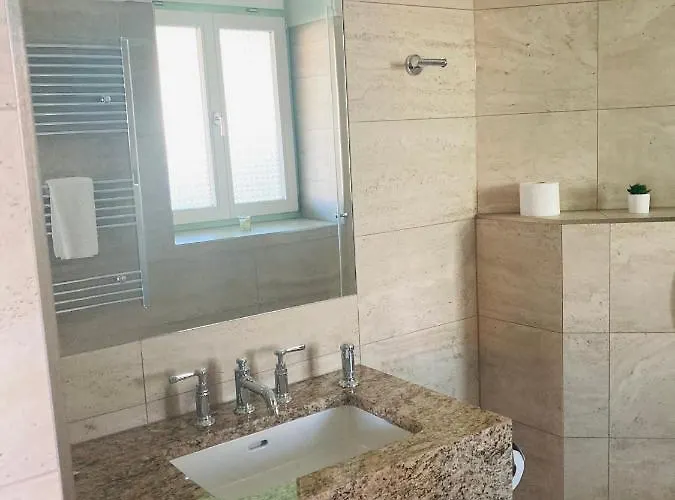 Kira Panzio ベッド・アンド・ブレックファスト